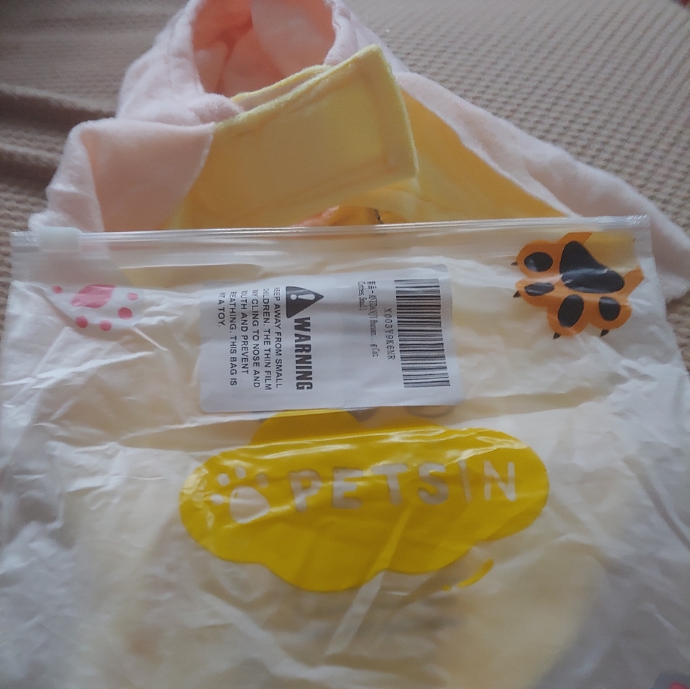 Petsin cat outfit new in PACKAGE size small
